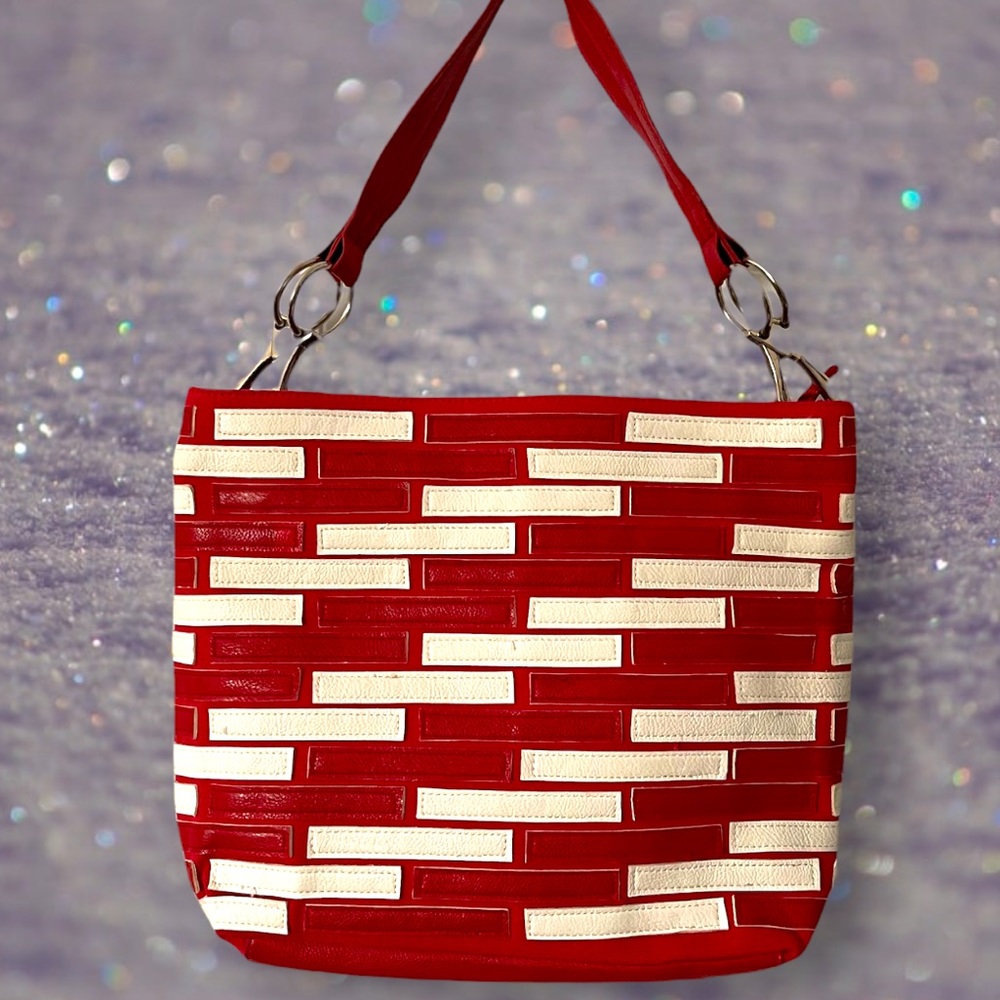 White & red tote bag ❤️🤍